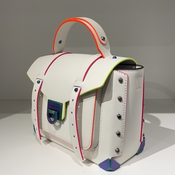 Michael Kors Handbags - Michael Kors Manhattan contrast trim white satchel crossbody